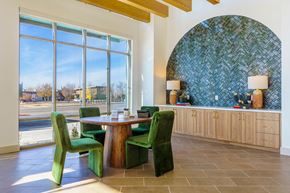 Sante Fe apartment for rent - A dining room with a table and chairs.