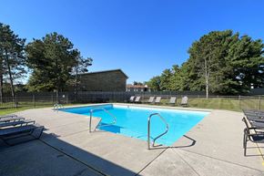 Galloway apartment for rent - Pool at Eagle Crest Apartments, Ohio, 43119