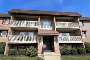 Crescent Spring townhouse for rent - Front Exterior  at Crestbrook Apartments & Townhomes, Kentucky