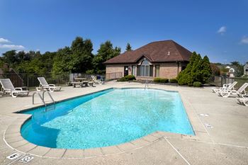 Invigorating swimming pool