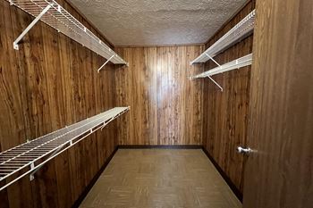 Walk in closet