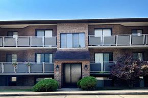 Crescent Springs apartment for rent - Property Exterior at Colonial Village, Kentucky