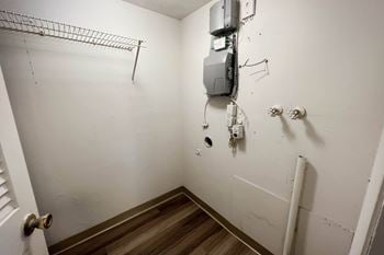 Washer & dryer connections (in townhomes)