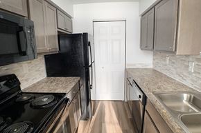 Loveland apartment for rent - Kitchen Appliances at Steeplechase Apartments, Loveland, OH