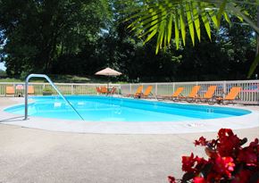Middletown apartment for rent - Pool View at Forest Creek Apartments, Middletown, Ohio