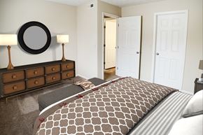 Middletown apartment for rent - Bedroom at Forest Creek Apartments, Ohio, 45044