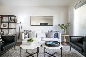 Torrance apartment for rent - Park View on Yukon fully furnished living room