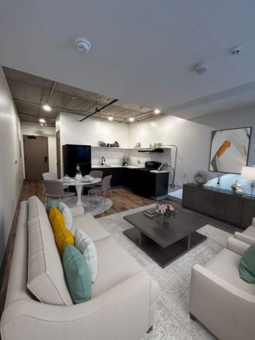 Honolulu apartment for rent - a living room with couches and a coffee table