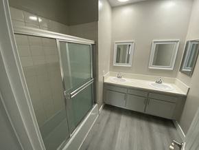 Los Angeles apartment for rent - 11858 Goshen Ave Unit 207 bathroom