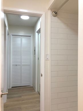 Honolulu apartment for rent - 1818Anapuni_1Bed_HallwayAndCloset
