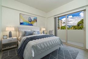 Honolulu apartment for rent - Kanekapolei Collection Bedroom with decor