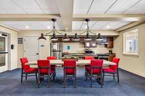 Lafayette apartment for rent - Traditions at Lafayette Community Kitchen and Dining Area