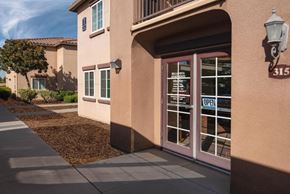 Parlier apartment for rent - Bella Vista leasing office