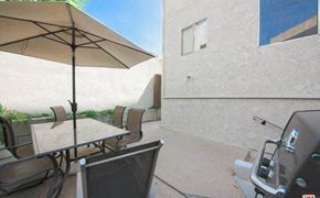 Sherman Oaks apartment for rent - Canyons at Sherman Oaks Building exterior patio