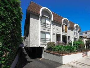 Sherman Oaks apartment for rent - Canyons at Sherman Oaks Building exterior