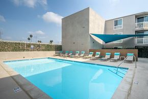 Los Angeles apartment for rent - Apartment for rent in Palms Culver City with pool and outdoor lounge