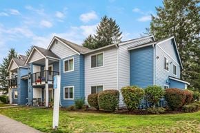 Lacey apartment for rent - College Glen Side View