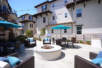 Yolo apartments fire pit and outdoor seating