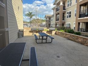 Glendora apartment for rent - Elwood Family bbq area