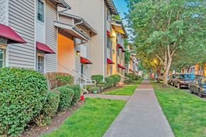 Olympia apartment for rent - Courtside Apartments exterior