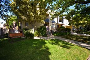 Pasadena apartment for rent - Monarch Terrace exterior building grass lawn