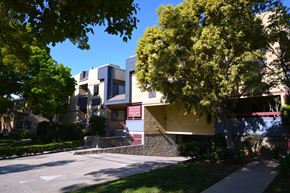 Pasadena apartment for rent - Monarch Terrace exterior building garage