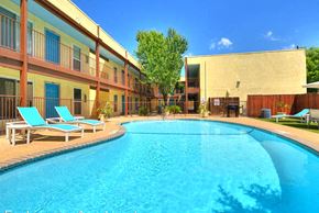 Austin apartment for rent - Fashionaire Pool Area