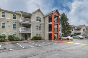 Everett apartment for rent - the overlook at city center apartments building exterior
