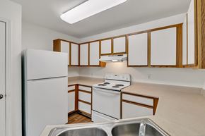 Everett apartment for rent - Greens of Merrill Creek kitchen appliances