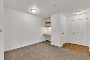 Everett apartment for rent - Greens of Merrill Creek living area