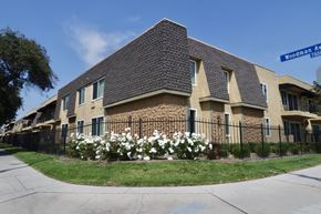 Panorama City apartment for rent - Heritage Park at Woodman exterior(1)