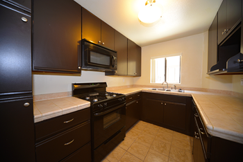 Monarch terrace kitchen with appliances
