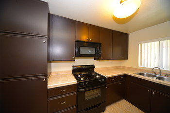 Monarch terrace kitchen with appliances