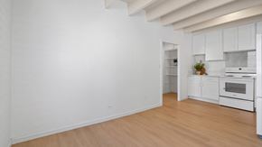 Honolulu apartment for rent - Kahakai Apartments Unit 20 living area and kitchen