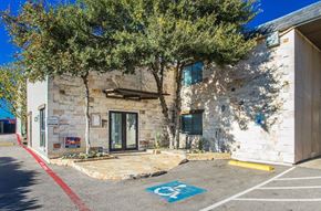 Dallas apartment for rent - Lavita leasing office