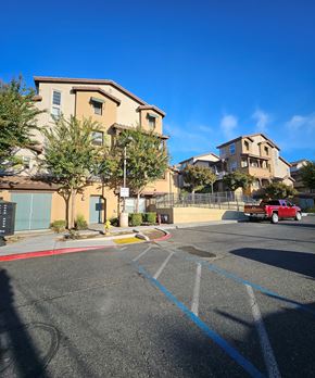 San Jose apartment for rent - Monterey Family Apartments parking