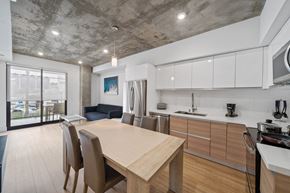 Glendale apartment for rent - Maia Avira at Glendale Dining and Kitchen Area
