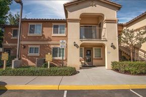 Pixley apartment for rent - Mirage Vista leasing office
