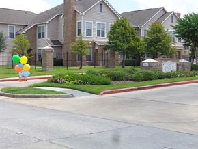 Houston apartment for rent - Park at Kirkstall Apartments exterior building