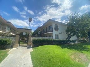 Stanton apartment for rent - a house with a lawn and a driveway