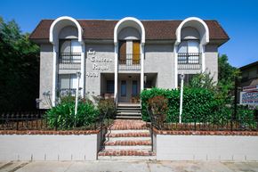 Sherman Oaks apartment for rent - The Canyons at Sherman Oaks Apartments