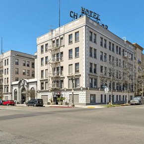 Los Angeles apartment for rent - the hotel on the corner of a city street