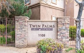 Palmdale apartment for rent - Twin Palm sign