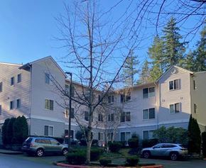 Bellevue apartment for rent - Vasa Creek Woods Exterior and Driveway