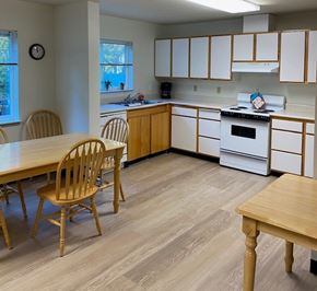 Bellevue apartment for rent - Vasa Creek Woods Clubhouse Kitchen