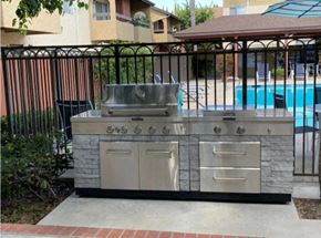 Chatsworth apartment for rent - A built in BBQ with a grill and oven.
