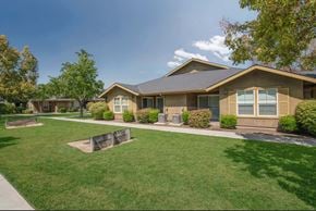 Chowchilla apartment for rent - Village at Chowchilla walkway