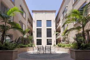 South Gate apartment for rent - The Plaza on California Courtyard
