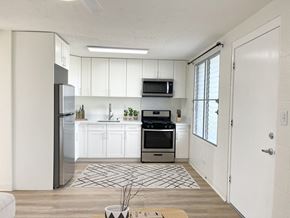 Honolulu apartment for rent - 2848 On Date kitchen area