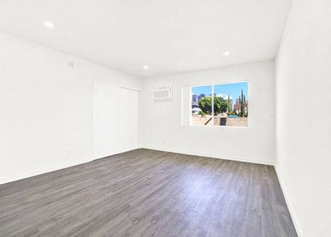 Floor plan for studio, 1 bath, 324 sqft